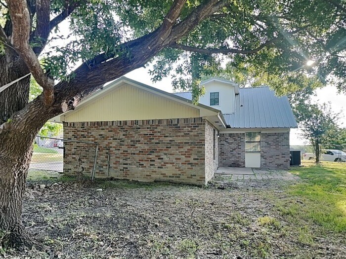 Building Photo - 1101 Bronner Dr