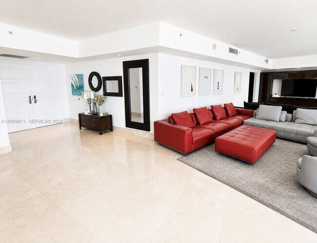 Building Photo - 150 Sunny Isles Blvd