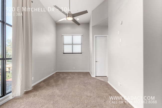Building Photo - Mitchell Lofts 3 bed 2.5 bath Townhouse