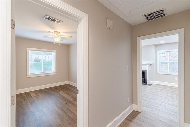 Building Photo - 1376 Westmont Rd SW