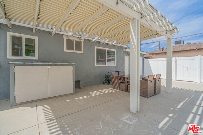Building Photo - 7044 Garden Grove Ave