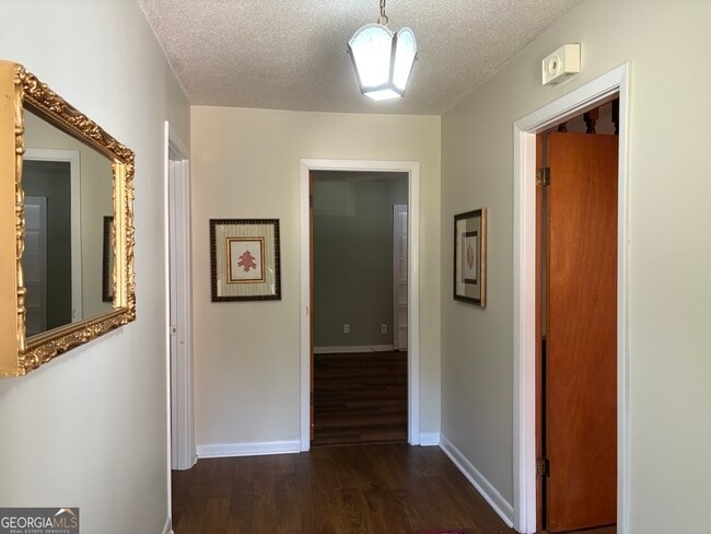 Building Photo - 103 Cherry St