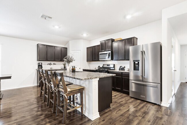 Building Photo - 5919 Hindes Stone