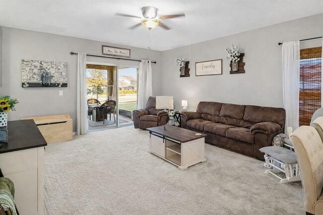 Building Photo - 9760 Kinmore Dr