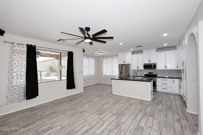 Building Photo - 18443 W Paseo Way