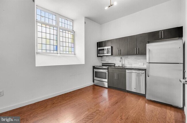 Primary Photo - 2321 Fitzwater St