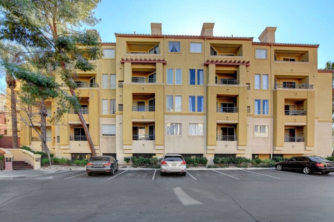 Building Photo - Meridian 124- Stunning 2Bd/2Ba Residence