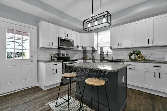 Building Photo - 429 E Mithoff St