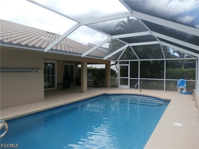 Building Photo - 16252 Kelly Woods Dr