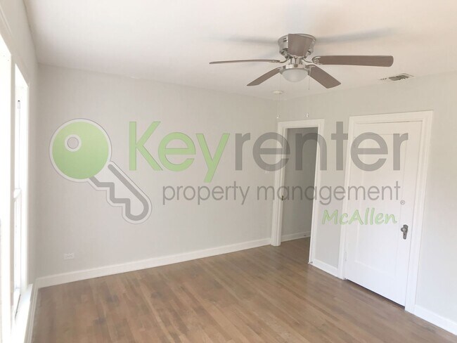 Building Photo - 2Bed/1Bath w/office in Central Mcallen ( Laurel and 10th )