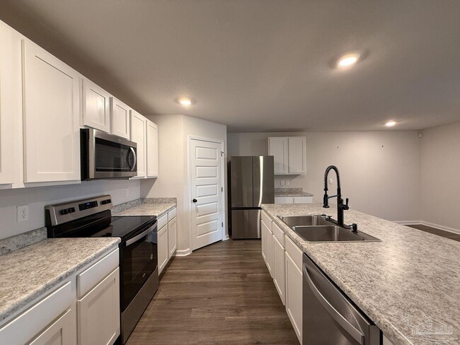 Building Photo - 4424 White Cedar Ct