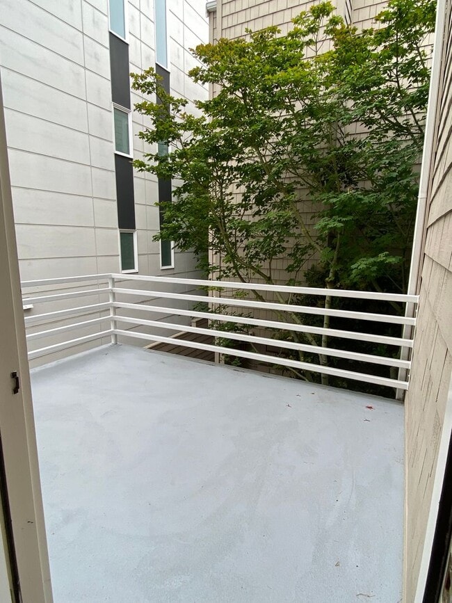 Building Photo - Stunning 2 Bedroom Townhouse Just Steps to...