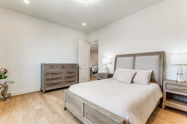 Building Photo - 15875 Spectrum Dr