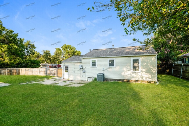 Building Photo - 1308 S 75th E Ave