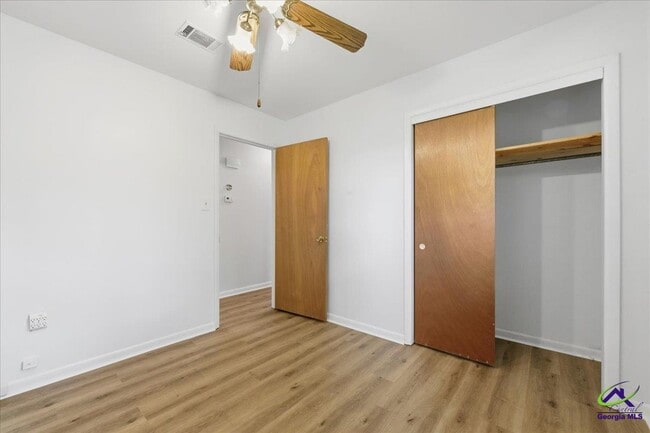 Building Photo - 202 Self St