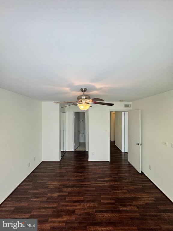 Building Photo - 1702 Ascot Way