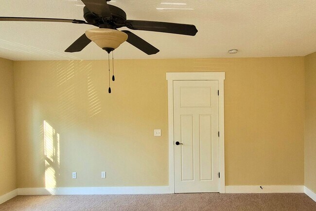 Building Photo - Coming Available!