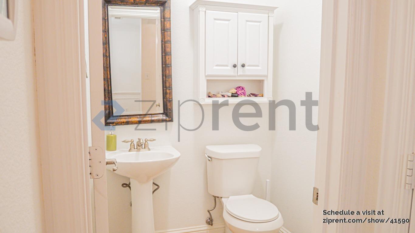 Building Photo - 427 Fuente
