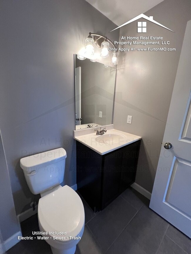 Building Photo - 301 E St Eunice Rd