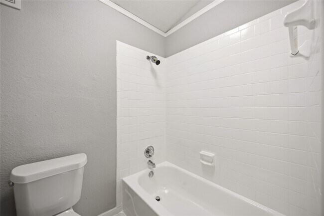 Building Photo - 8055 Cambridge St