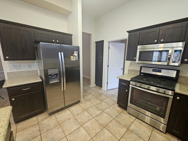 Building Photo - 2513 Maddington Dr