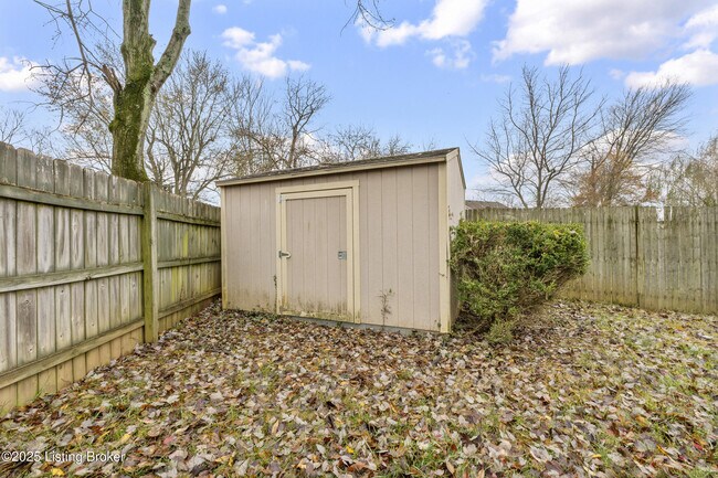 Building Photo - 11001 Bay Run Dr