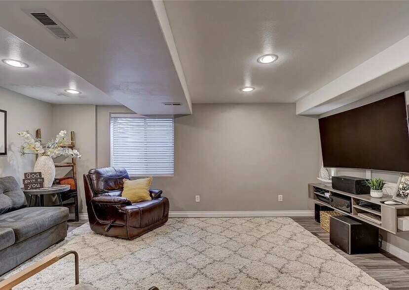 Building Photo - 9673 Rockhampton Way