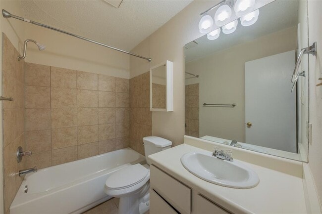 Building Photo - 2605 Brickford Cove