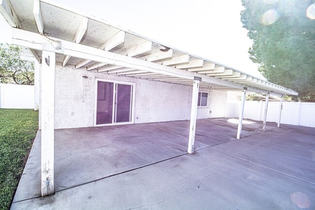 Building Photo - 8644 Frankfort St