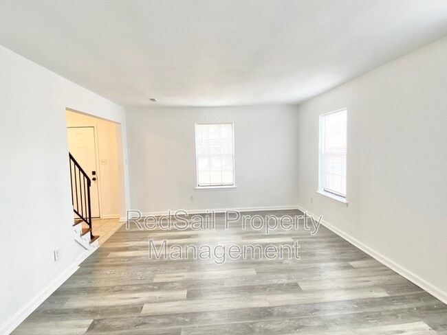 Building Photo - 393 Jury Ln