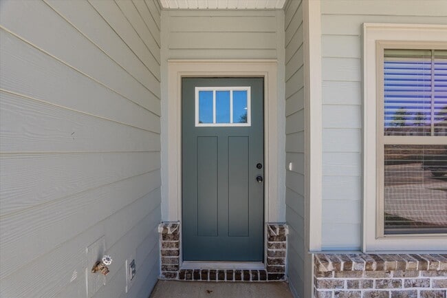 Building Photo - 626 Hope St