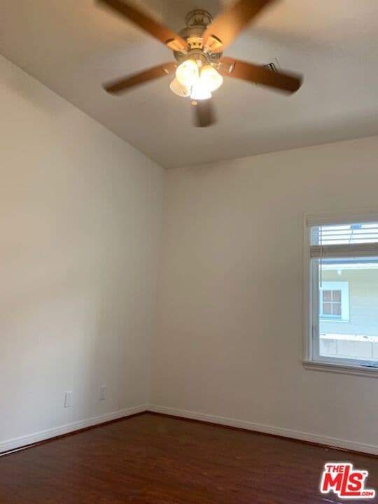 Building Photo - 1305 W 37th Pl