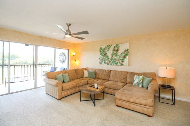 Building Photo - ** 2/2 CHARMING FURNISHED CONDO AT THE ISL...