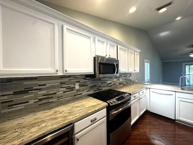 Primary Photo - 2335 SW 22nd Ave