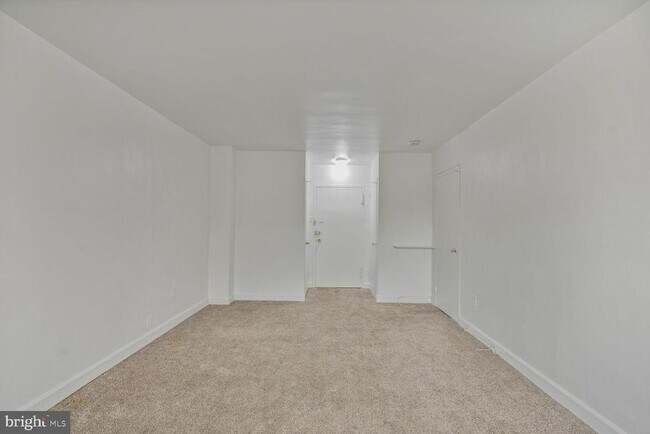 Building Photo - 1121 Arlington Blvd