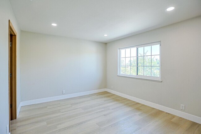 Building Photo - 9909 Merced River Ave