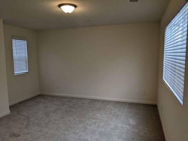 Building Photo - 6433 E Malbec Dr