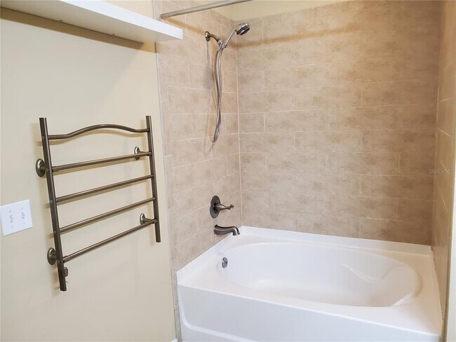 Building Photo - 7001 Interbay Blvd