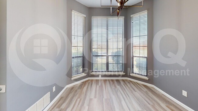 Building Photo - 2536 Beau Dr
