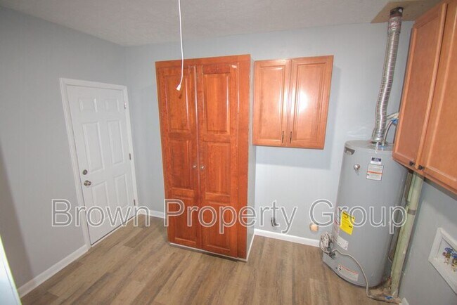 Building Photo - 4723 Dominion Rd