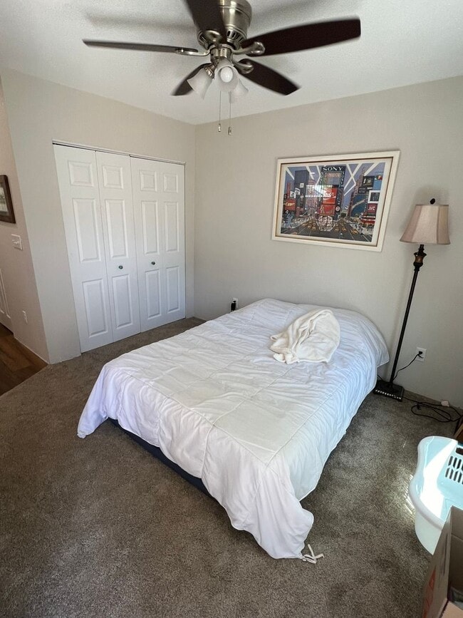 Building Photo - Newly Remodeled 1 Bedroom