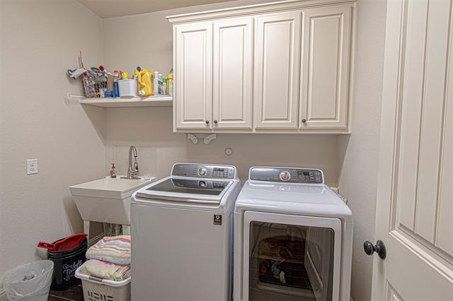 Building Photo - 7039 Comal Dr