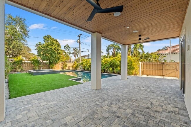 Building Photo - 531 Danube Ave