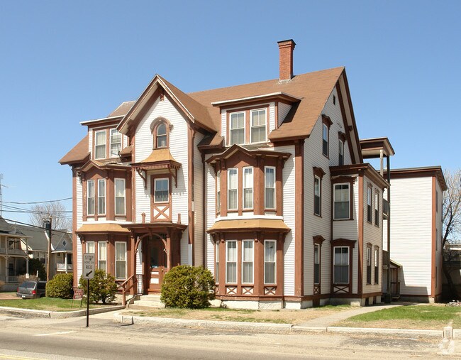 Building Photo - 332 Hanover St