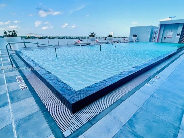 Building Photo - 2000 Metropica Way