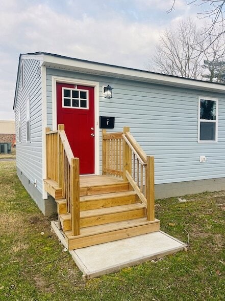 Building Photo - 9448 Hospital Ave