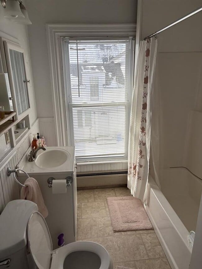 Building Photo - 15 Pond St