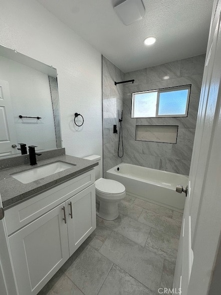 Building Photo - 15139 Las Piedras Dr