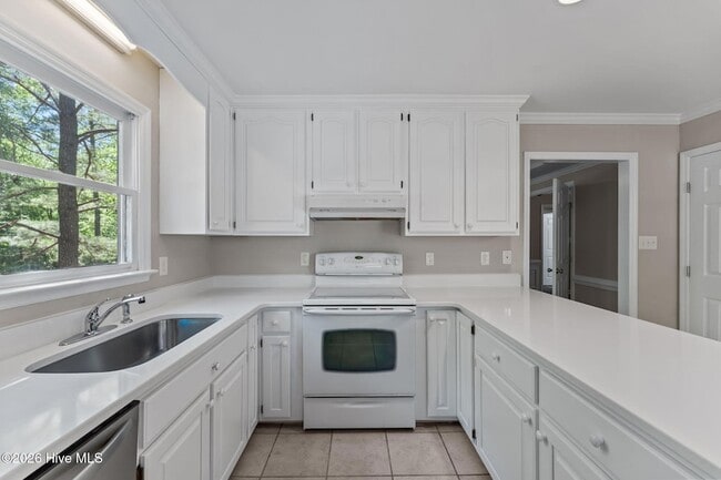 Building Photo - 24 Spring Lake Dr