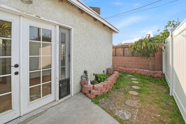 Building Photo - 15515 Harvest Ave